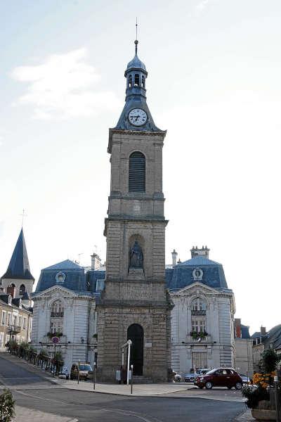 Decize tour de l horloge routes touristiques de la nievre guide touristique de bourgogne