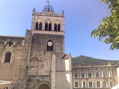 Die cathedrale notre dame routes touristiques de la drome guide touristique de rhone alpes