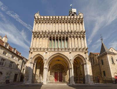 Dijon eglise notre dame routes touristiques de la cote d or guide touristique de bourgogne