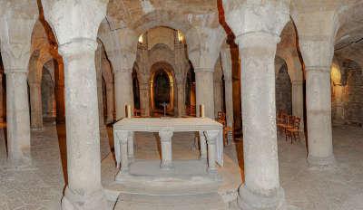 Dijon ville d art et d histoire cathedrale saint benigne la crypte routes touristiques de la cote d or guide touristique de bourgogne