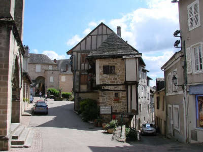 Donzenac routes touristique de la correze guide touristique du limousin