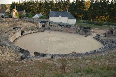 Drevant amphitheatre gallo romain route jacques c ur guide du tourisme du centre val de loire