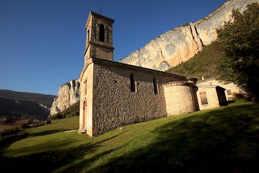 Eglise dansage dans le parc naturel du vercors guide du tourisme de rhone alpes