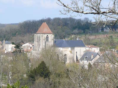 Eglise saint georges de vivonne route des abbayes et monuments du haut poitou guide du tourisme de la vienne