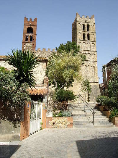 Elne la cathedrale route des vins en albere guide du tourisme des pyrenees orientales