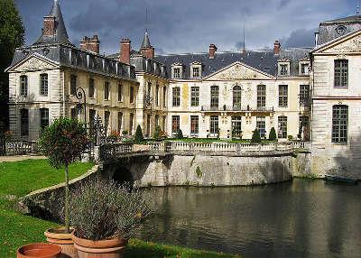 Ermenonville chateau routes touristique de l oise guide du tourisme de picardie