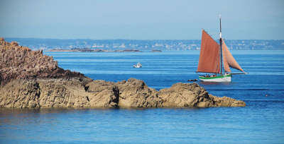 Erquy les routes touristiques dans les cotes d armor guide du tourisme en bretagne