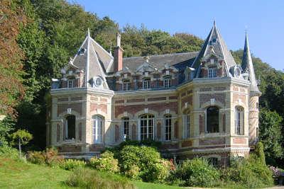 Etretat chateau des aygues routes touristiques de seine maritime guide touristique de la haute normandie