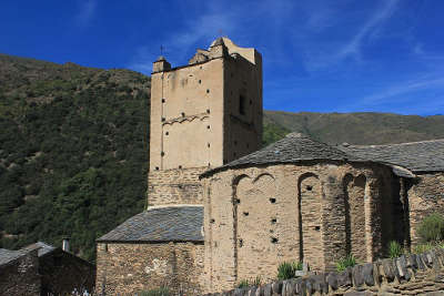 Evol l eglise saint andre plus beaux villages routes touristiques des pyrenees orientale guide du tourisme occidanie