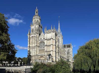 Evreux la cathedrale notre dame routes touristiques de l eure guide touristique de la haute normandie