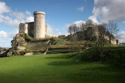 Falaise le chateau de falaise routes touristiques du calvados guide touristique de normandie