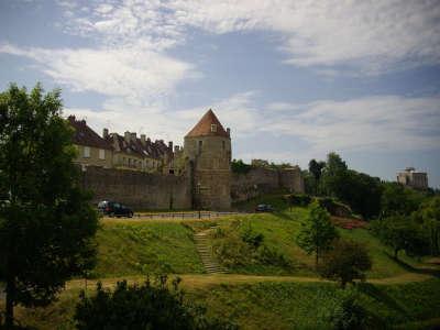 Falaise les fortifications routes touristiques du calvados guide touristique de normandie