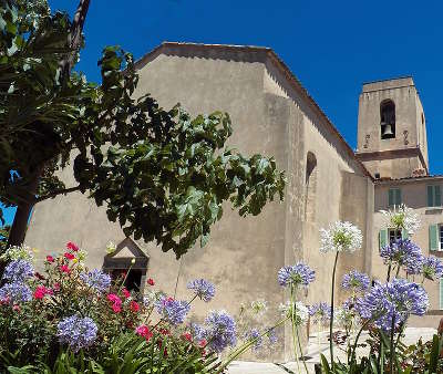 Gassin plus beau village l eglise routes touristiques du var guide du tourisme de la provence alpes cote d azur