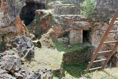 Gisement de regourdou route touristique sur les pas du cro magnon guide du tourisme dordogne