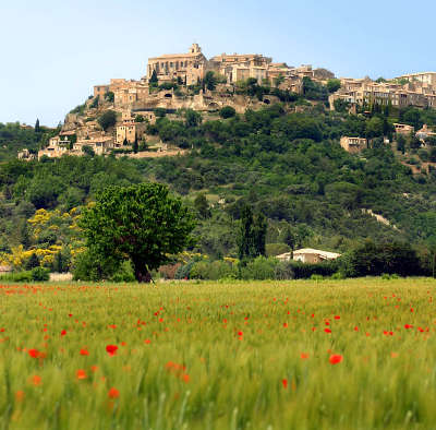 Gordes plus beau village routes touristiques du vaucluse guide du tourisme de provence alpes cote d azur