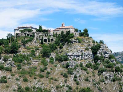 Gourdon plus beau village village perche medievale routes touristique des alpes maritime guide du tourisme provence alpes cote d azur