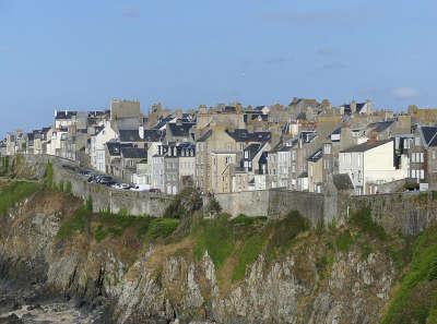 Granville ramparts de la haute ville routes touristiques de la manche guide touristique de normandie