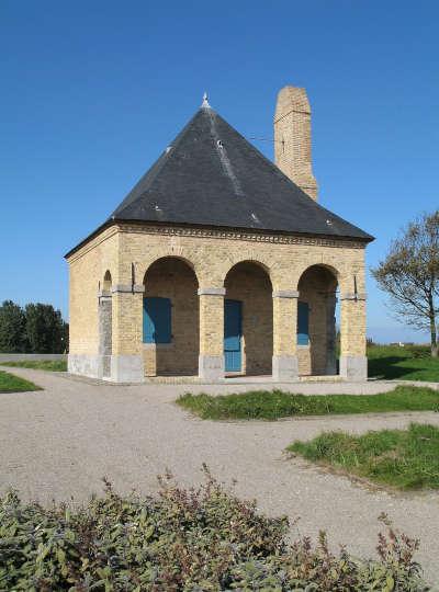 Gravelines plus beau detours de france corps de garde du chateau routes touristiques du nord guide du tourisme nord pas de calais