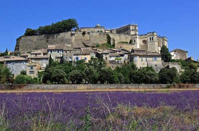 Grignan route des villages perches