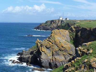 Groix la cote nord de la pointe de pen men au semaphore de beg melen routes touristiques dans le morbihan guide du tourisme en bretagne