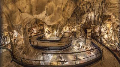 Grotte chauvet patrimoine mondiale de l unesco grotte chauvet replique routes touristiques de ardeche guide du tourisme du rhone alpes