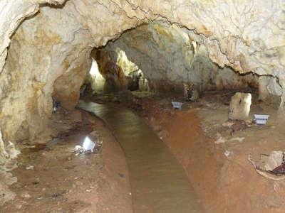 Grotte de thais route touristique de la drome guide touristique de rhone alpes