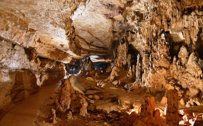 Grottes d arcy sur cure routes touristiques dans l yonne guide du tourisme en bourgogne