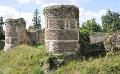 Harcourt chateau tours de l enceinte routes touristiques d e l eure guide touristique de la haute normandie