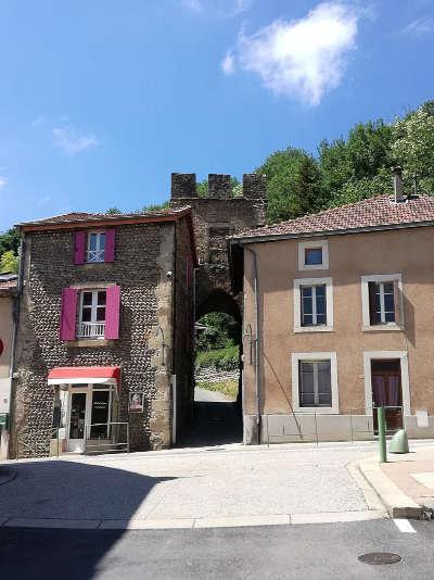 Hauterive porte medievale routes touristiques de la drome guide touristique de rhone alpes