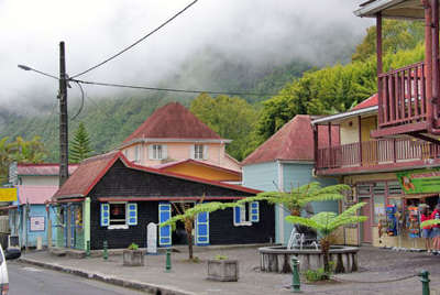 Hell bourg plus beau village ruelle du village creole routes touristiques de la reunion guide touristique d outre mer