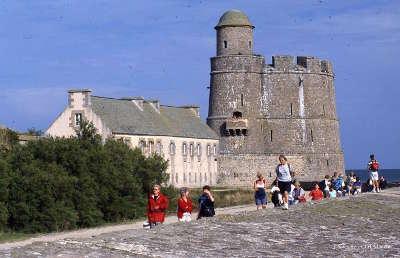 Hotel et tour vauban de l ile de tatihou guide du tourisme de la basse normandie