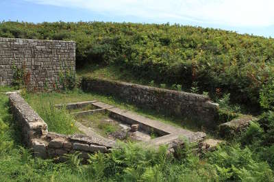 Houat le lavoir routes touristiques dans le morbihan guide du tourisme en bretagne