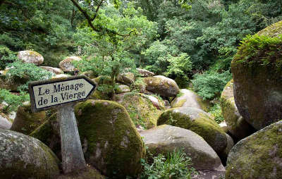 Huelgoat les chaos du menage de la vierge routes touristiques dans le finistere guide du tourisme en bretagne