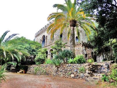 Hyeres parc du castel sainte claire routes touristiques du var guide touristique de la provence alpes cote d azur