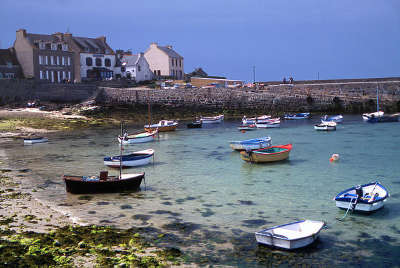 Ile molene le port les routes touristiques dans le finistere guide du tourisme en bretagne