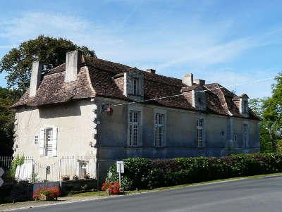 Issac maison chastenet routes touristiques de la dordogne guide du tourisme d aquitaine