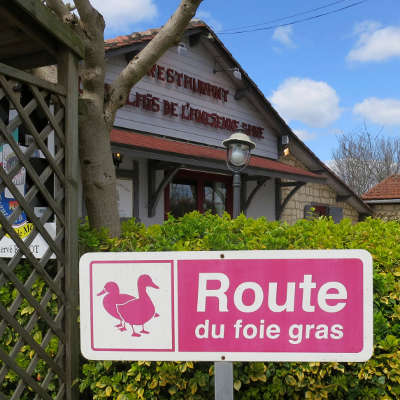 Issigeac route du foie gras du perigord guide du tourisme de la dordogne aquitaine