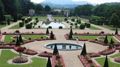 Jardins de la villa arnaga combo les bains jardin remarquable les routes touristiques pyrenees atlantiques guide du tourisme nouvelle aquitaine