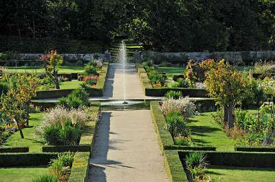 Jardins du chateau d hauterive jardins remarquebles routes touristiques du puy de dome guide du tourisme d auvergne