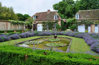 Jardins du manoir du grand courtoiseau jardin remarquable basin routes touristiques dans le loiret guide du tourisme centre v