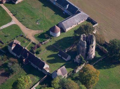 Jaudrais vestige du chateau road trip dans l eure et loir guide du tourisme centre val de loire