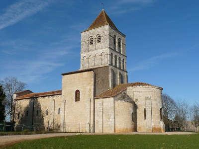 Javerlhac et la chapelle saint robert eglise saint robert routes touristiques de la dordogne guide du tourisme d aquitaine
