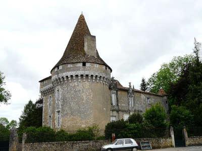 Javerlhac et la chapelle saint robert le chateau routes touristiques de la dordogne guide du tourisme d aquitaine