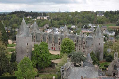 Josselin cite medievale chateau de josselin petite cite de caractere routes touristiques dans le morbihan guide du tourisme en bretagne