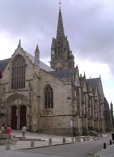 Josselin la basilique petite cite de caractere routes touristiques dans le morbihan guide du tourisme en bretagne