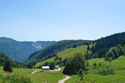 La borne au lion la pesse routes touristiques du jura guide du tourisme de franche comte