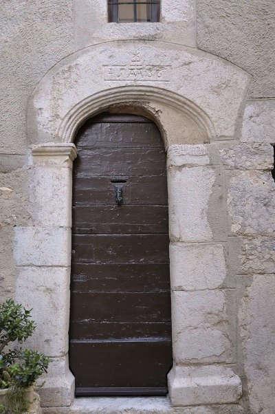 La cadiere d azur cite de caractere vieille porte routes touristiques du var guide touristique de la provence alpes cote d azur