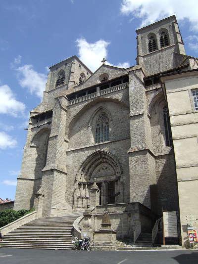 La chaise dieu l abbaye saint robert routes touristiques de la haute loire guide touristique de l auvergne