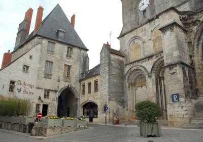 La charite sur loire ville d art et histoire prieure notre dame routes touristiques de la nievre guide touristique de bourgogne