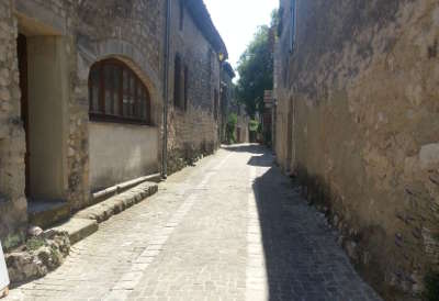 La garde adhemar plus beau village village perche ruelle routes touristiques de la drome guide touristique rhone alpes